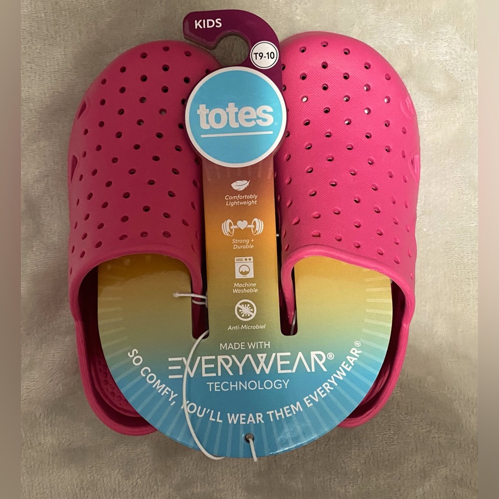 NWT Kids Totes Size T9/10